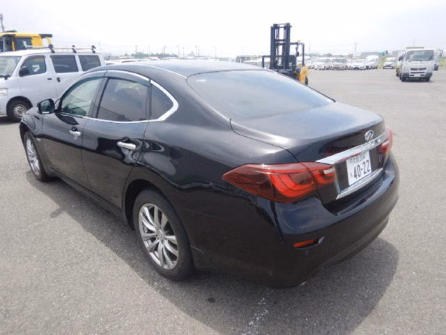 NISSAN FUGA