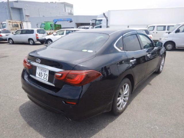 NISSAN FUGA