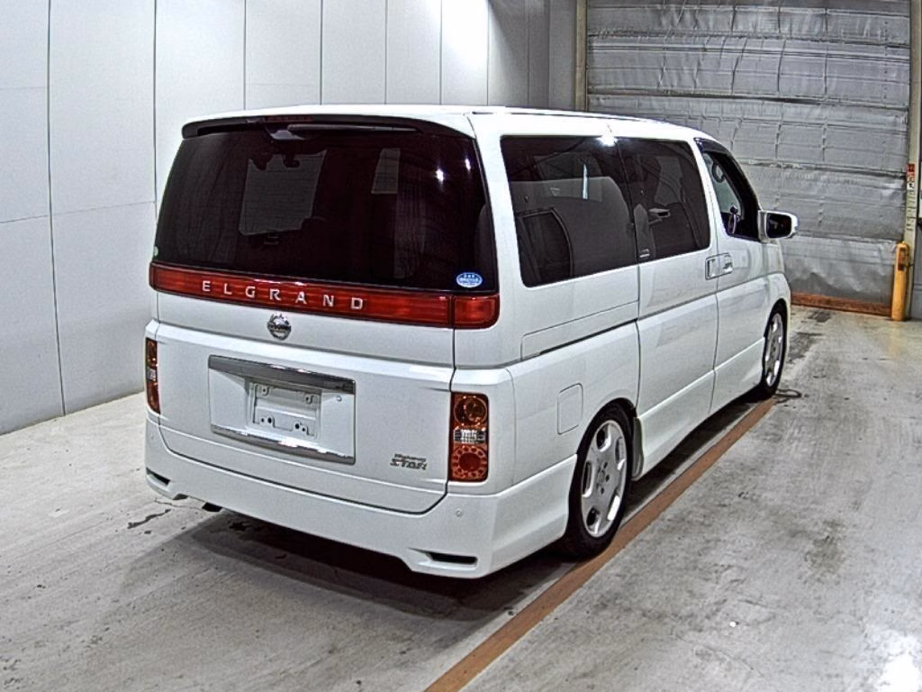 NISSAN ELGRAND