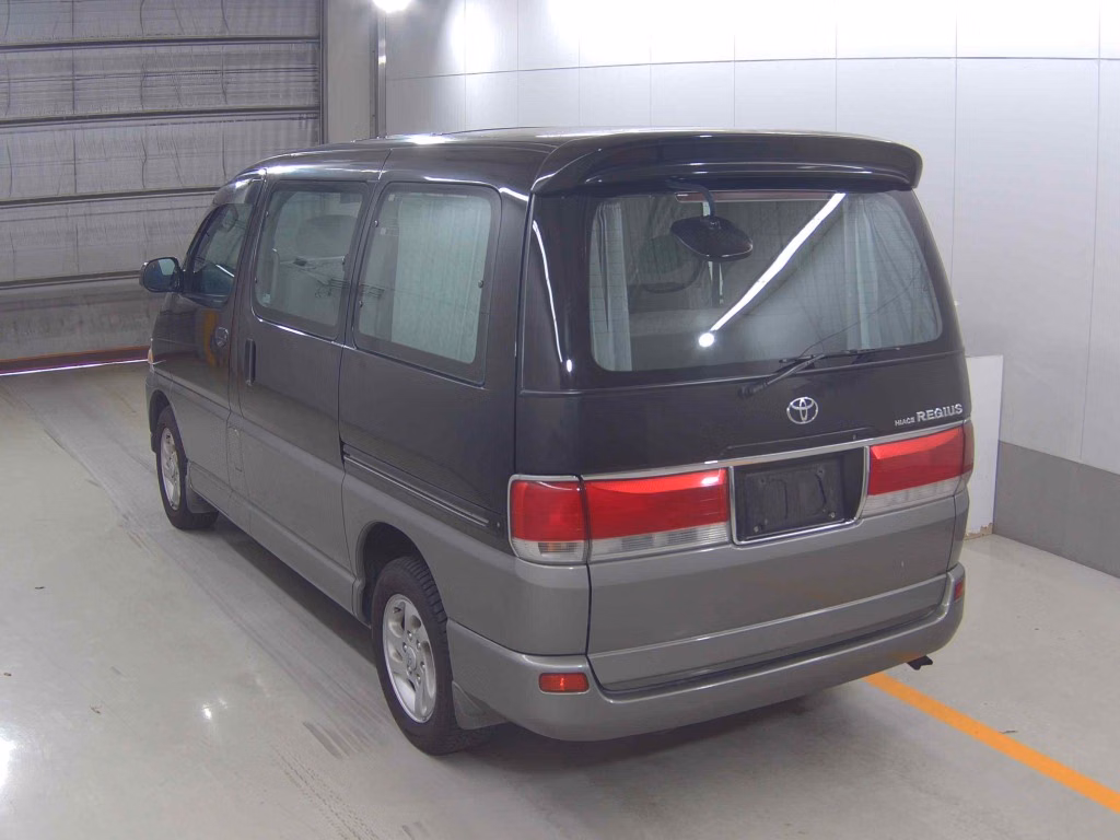 TOYOTA HIACE REGIUS