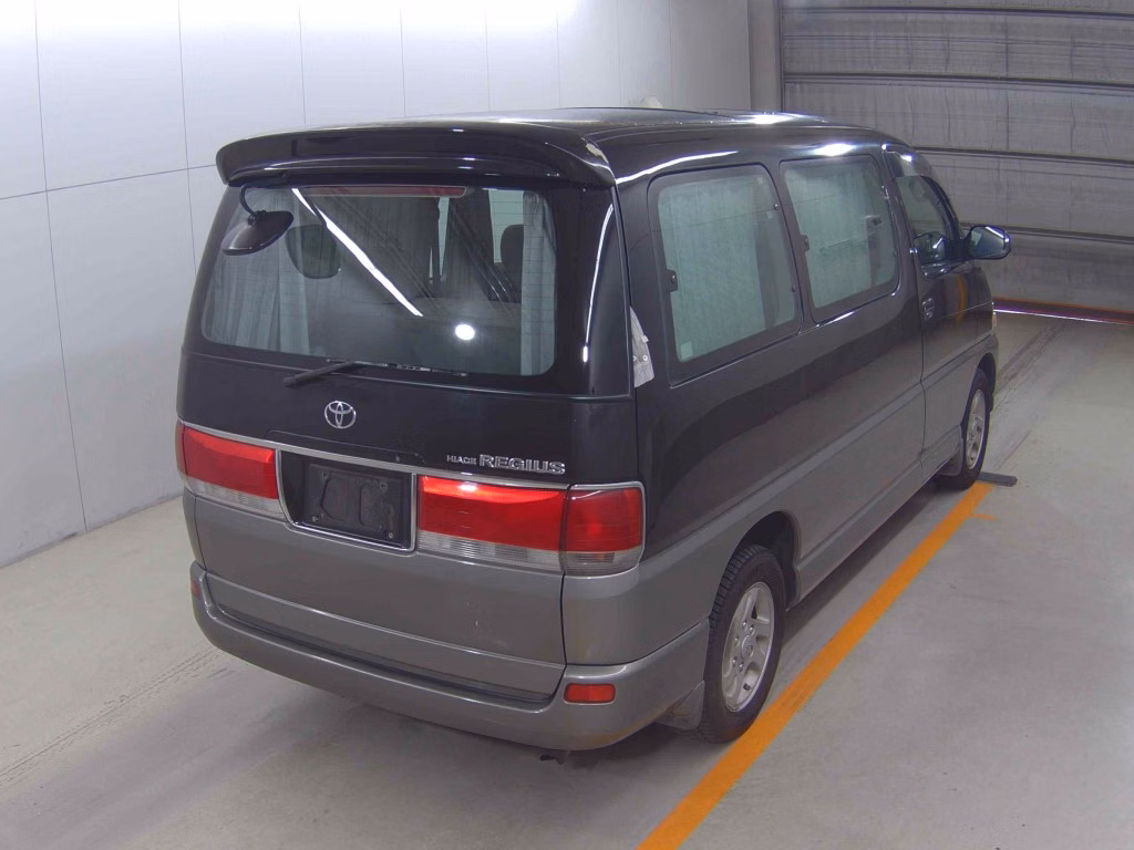 TOYOTA HIACE REGIUS