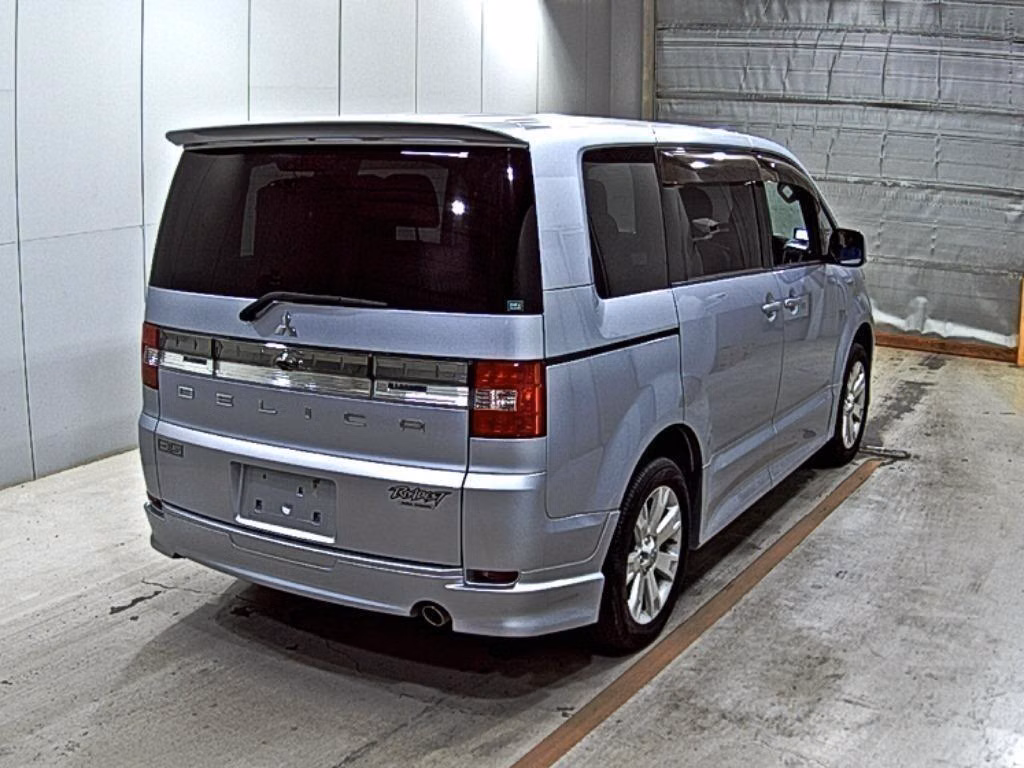 MITSUBISHI DELICA D:5