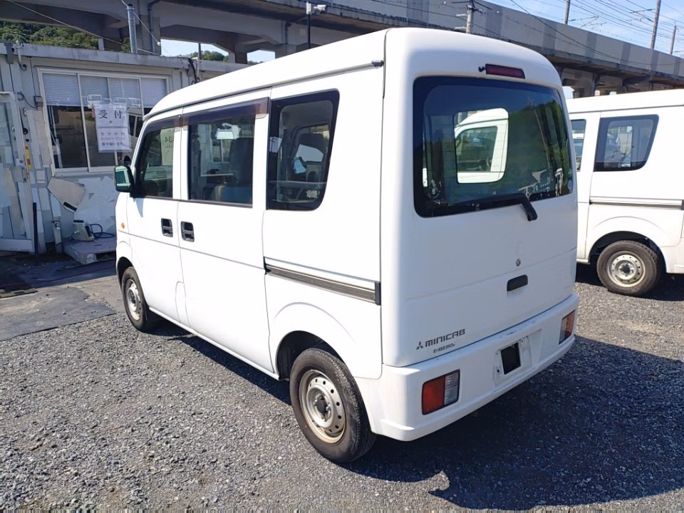 MITSUBISHI MINICAB