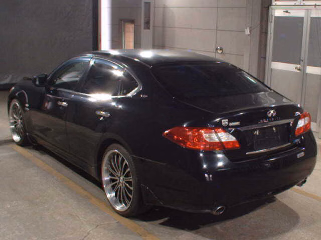 NISSAN FUGA