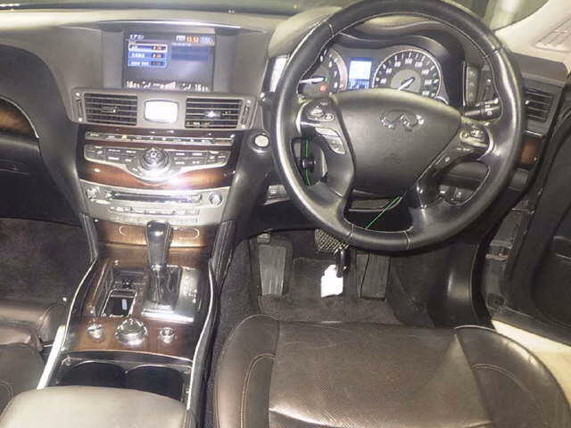 NISSAN FUGA