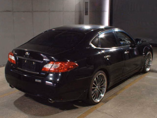 NISSAN FUGA