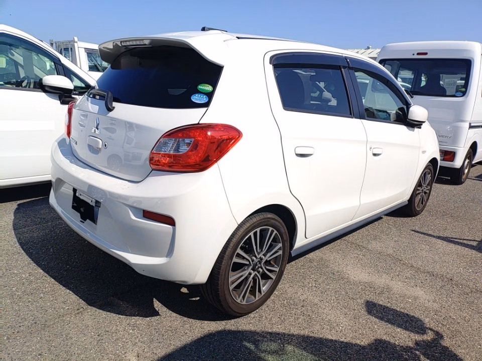 MITSUBISHI MIRAGE