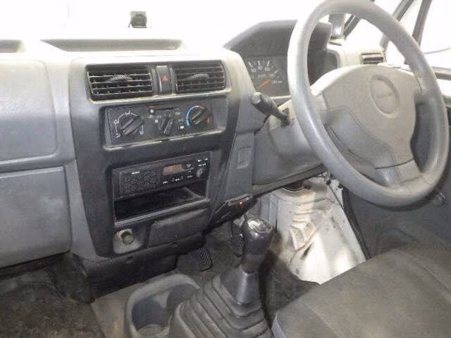 NISSAN CLIPPER