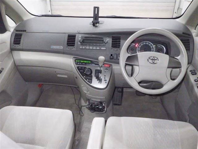 TOYOTA ISIS