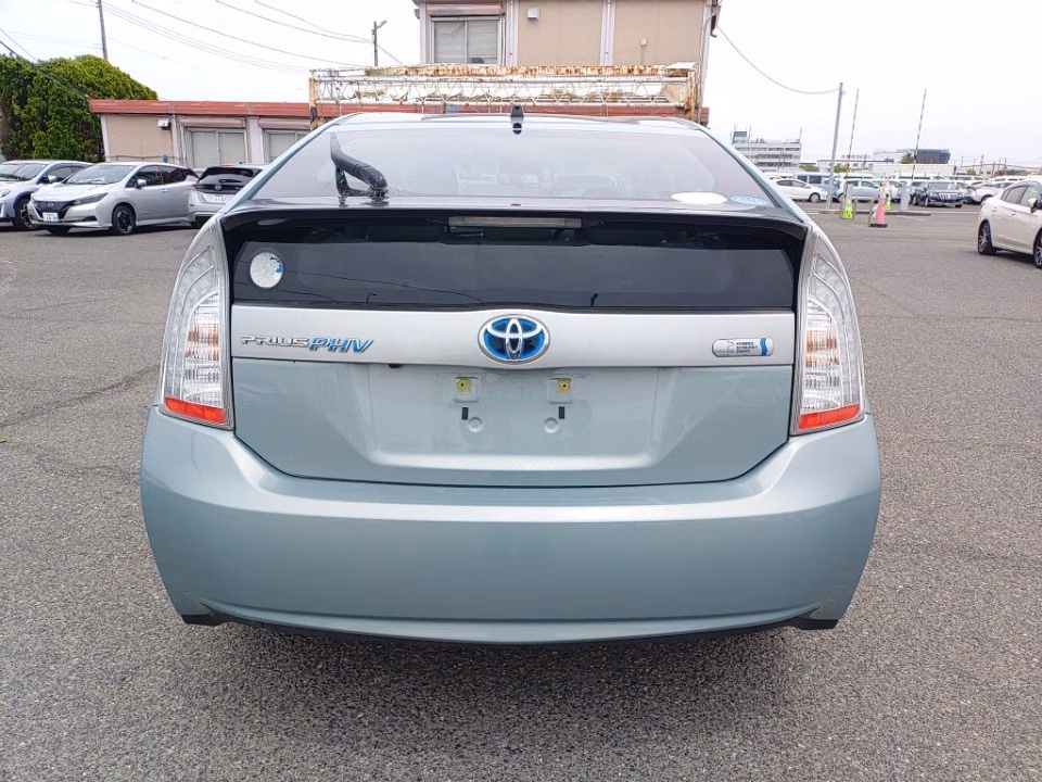 TOYOTA PRIUS PHV