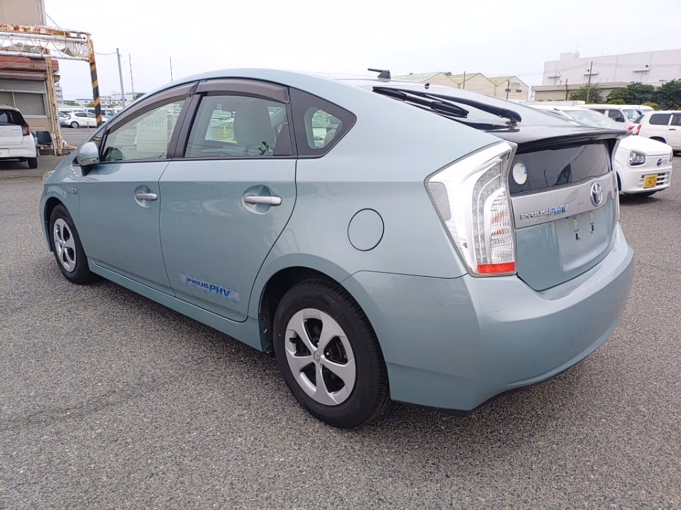 TOYOTA PRIUS PHV