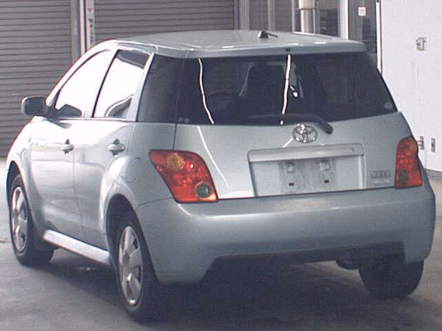 TOYOTA IST