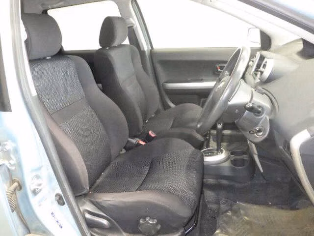 TOYOTA IST