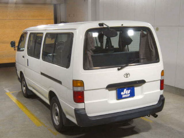 TOYOTA HIACE