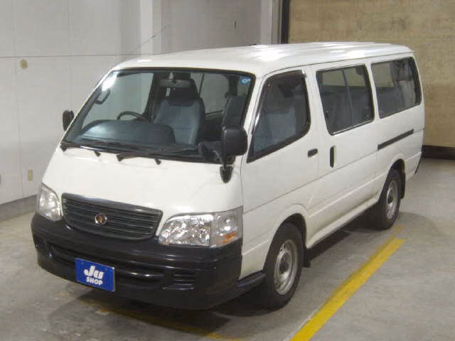TOYOTA HIACE