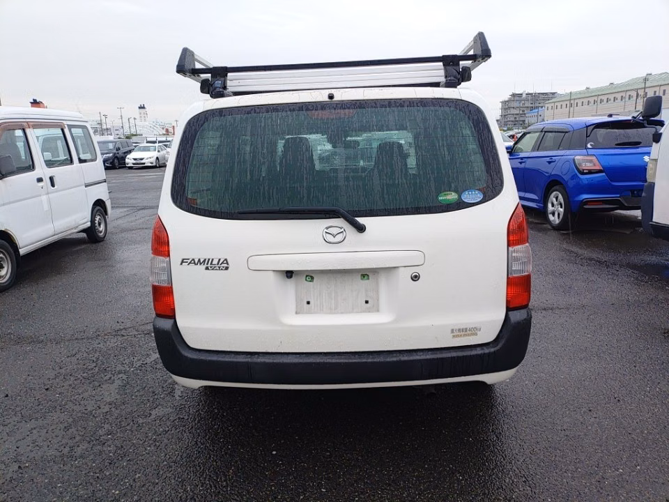 MAZDA FAMILIA