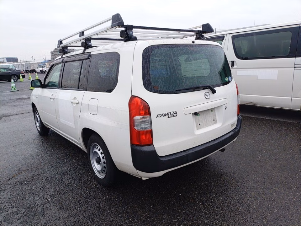 MAZDA FAMILIA