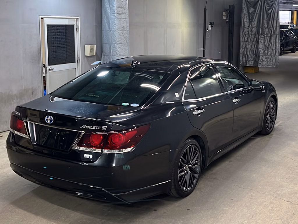 TOYOTA CROWN