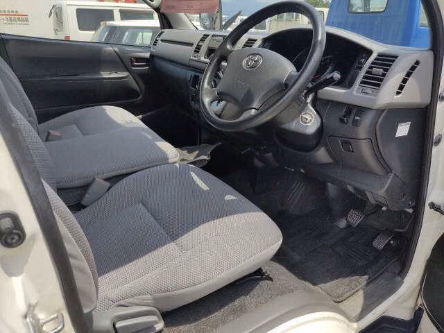TOYOTA REGIUS ACE