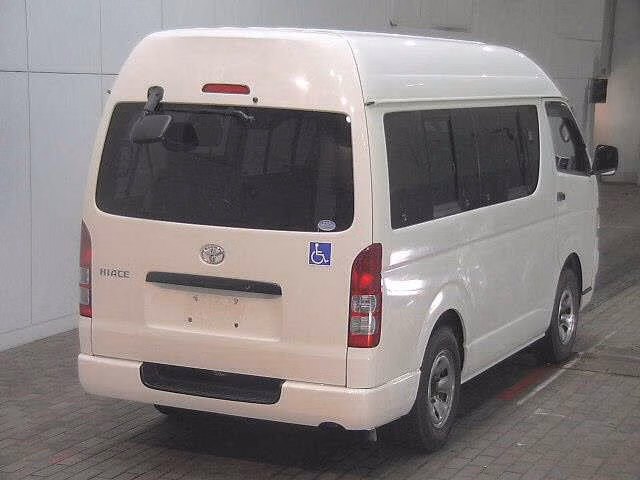 TOYOTA REGIUS ACE