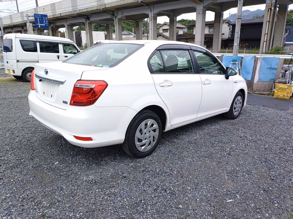 TOYOTA COROLLA AXIO