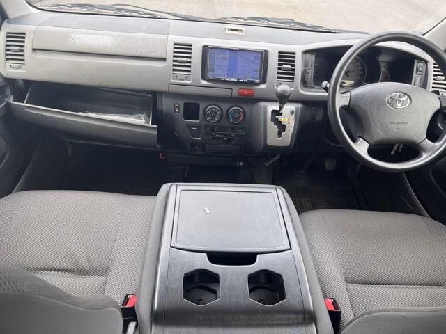 TOYOTA REGIUS ACE