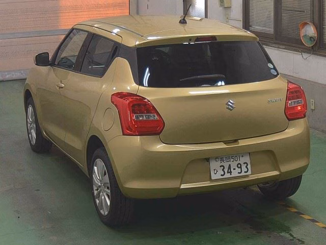 SUZUKI SWIFT