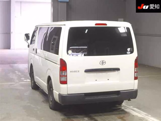 TOYOTA REGIUS ACE