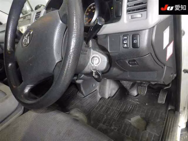 TOYOTA REGIUS ACE
