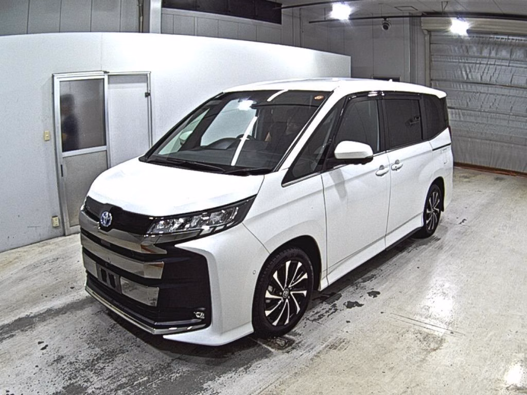 TOYOTA NOAH