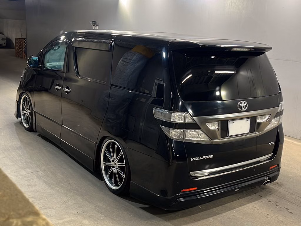 TOYOTA VELLFIRE