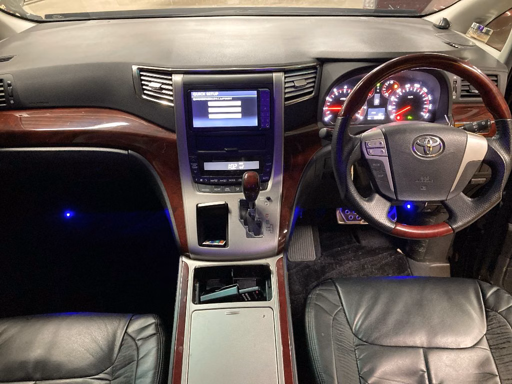 TOYOTA VELLFIRE