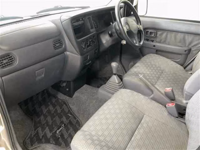 DAIHATSU ATRAI7