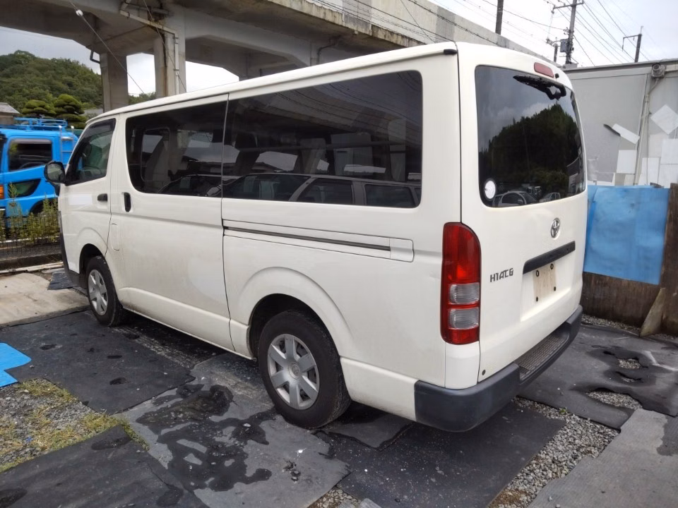 TOYOTA REGIUS ACE