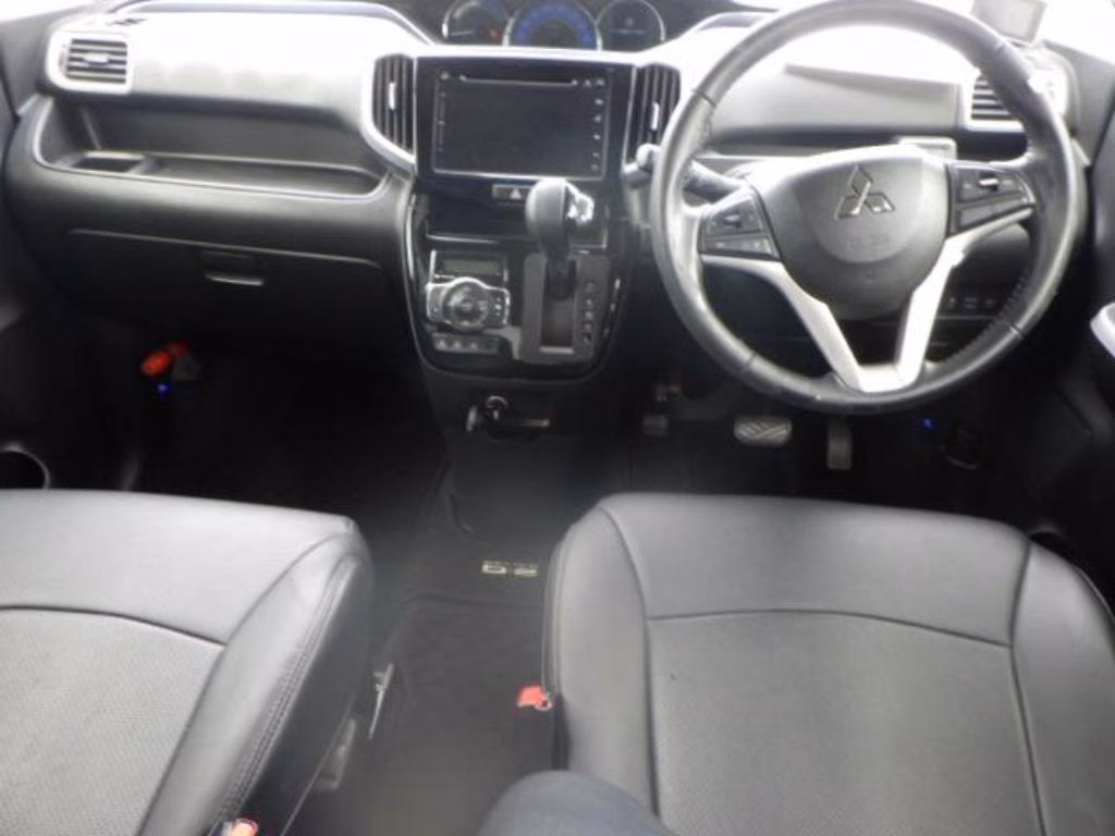 MITSUBISHI DELICA D:2