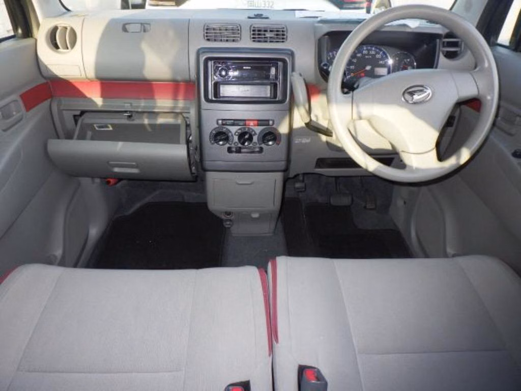 DAIHATSU MOVE CONTE
