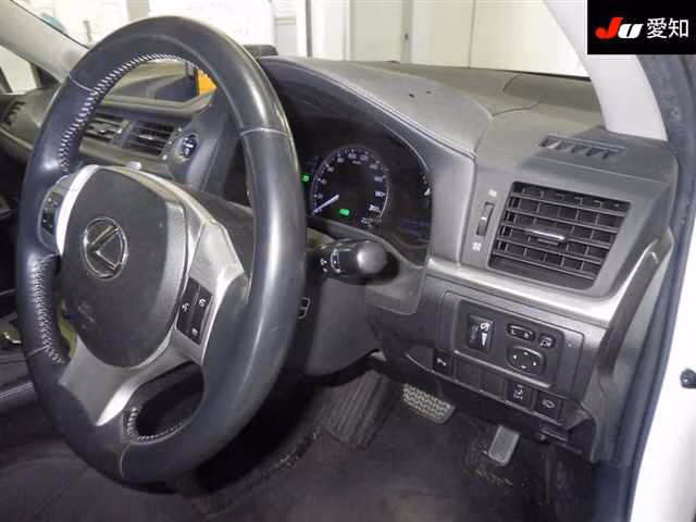 LEXUS CT200H