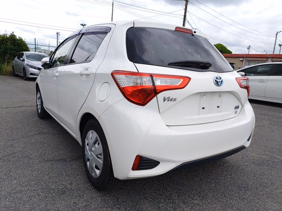 TOYOTA VITZ