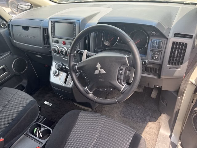 MITSUBISHI DELICA D:5