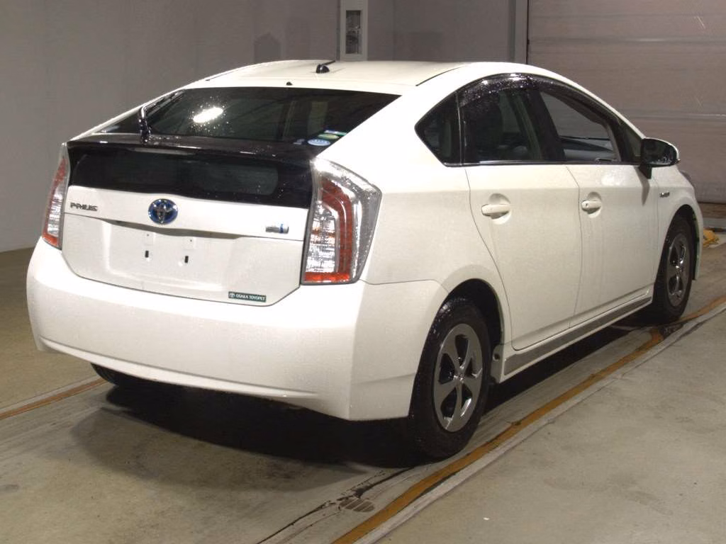 TOYOTA PRIUS