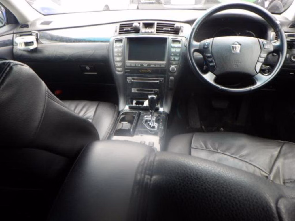 TOYOTA CROWN