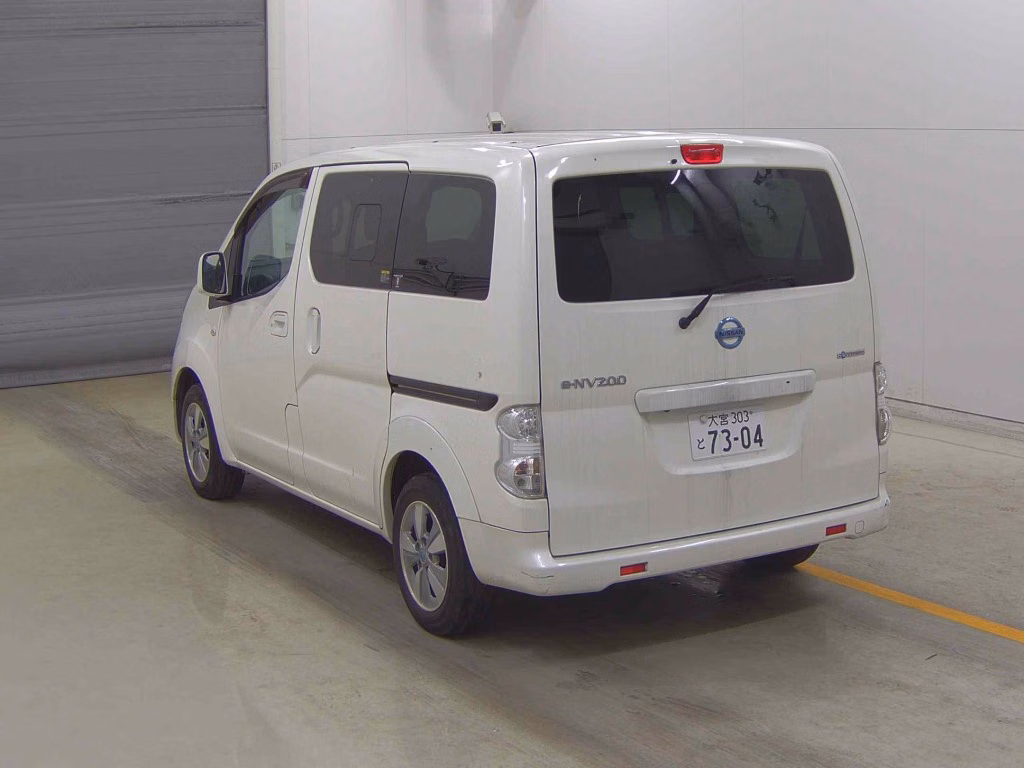 NISSAN E-NV200