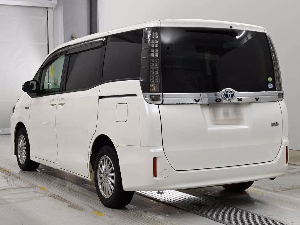 TOYOTA VOXY