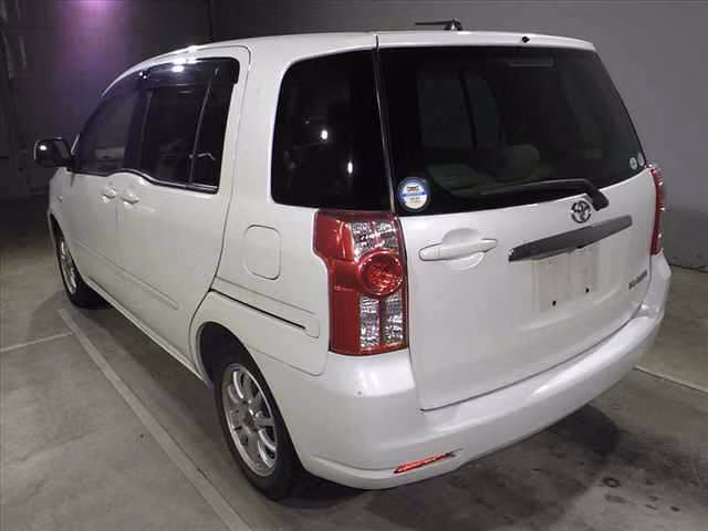 TOYOTA RAUM