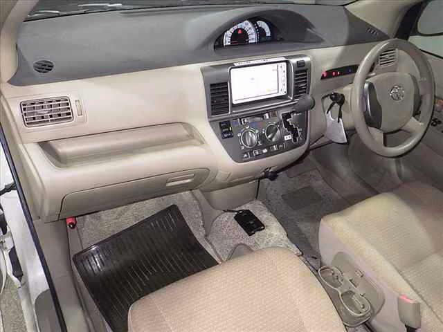 TOYOTA RAUM