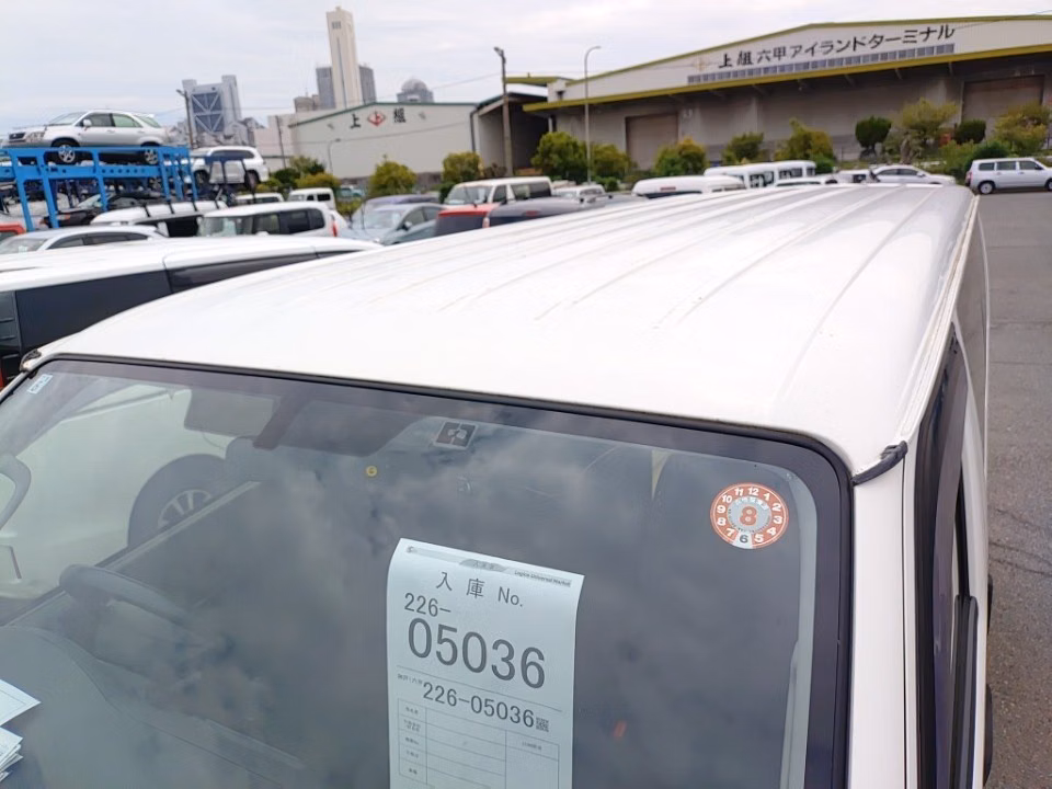 TOYOTA REGIUS ACE