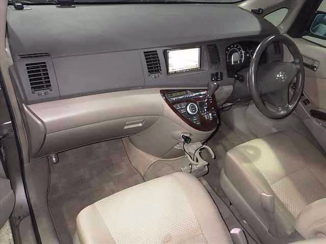TOYOTA ISIS