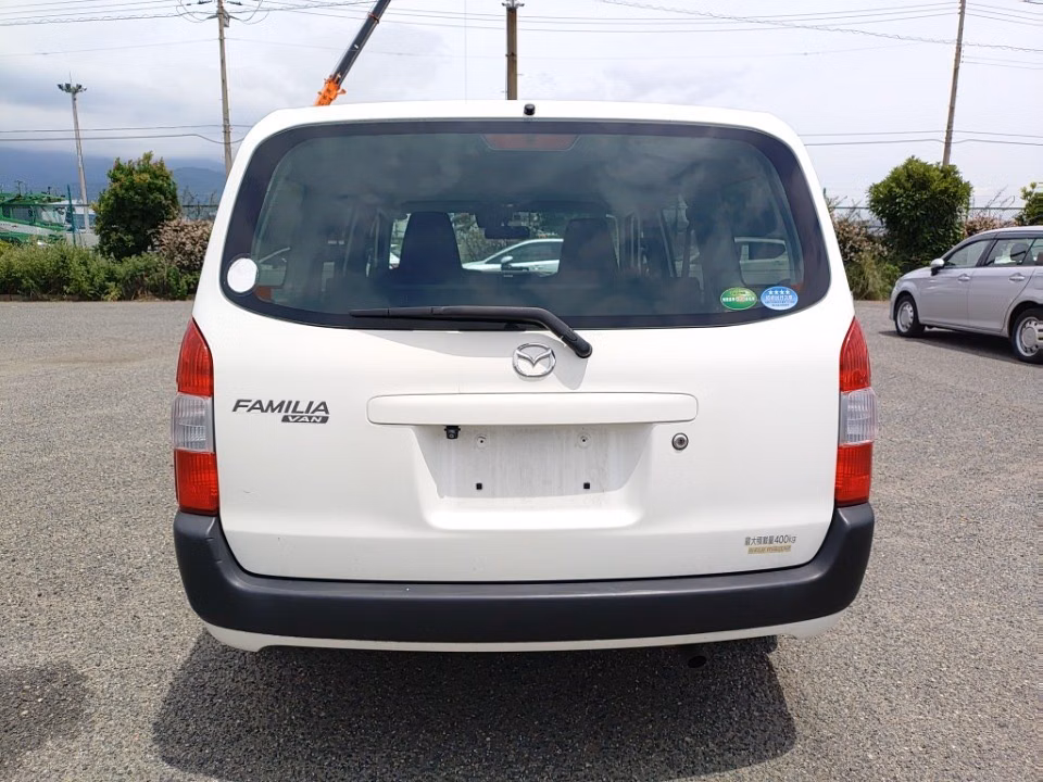 MAZDA FAMILIA