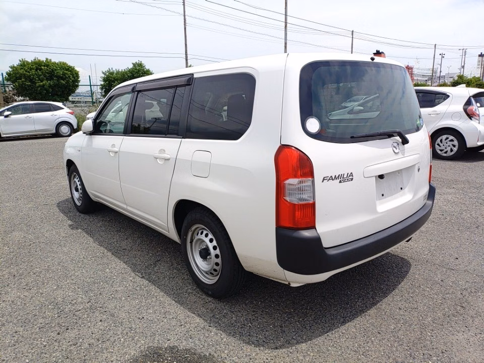 MAZDA FAMILIA
