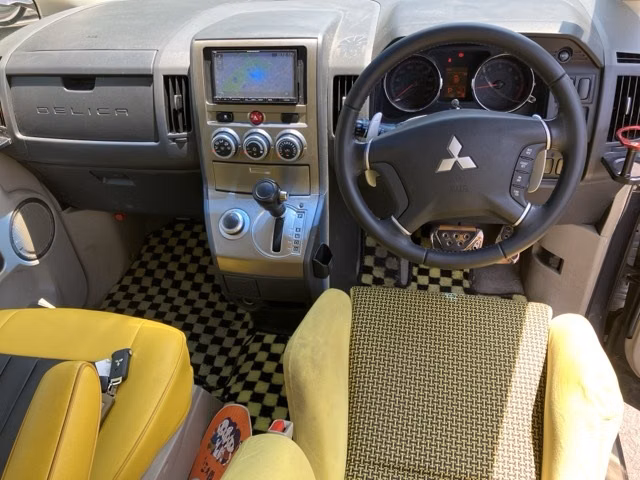 MITSUBISHI DELICA D:5